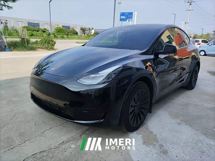 Tesla Model Y Rear-Wheel Drive