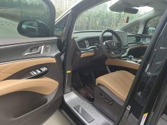Denza BYD Denza D9 DM-i 1050 Premium - ფოტო 16