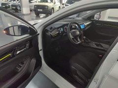 SAIC MG i5 2021 1.5L CVT Platinum Edition - ფოტო 16