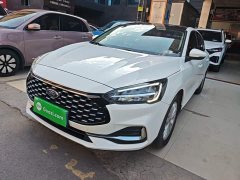 Ford Focus Sedan EcoBoost 180 Automatic Trend - ფოტო 1