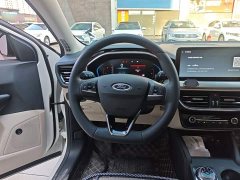 Ford Focus Sedan EcoBoost 180 Automatic Trend - ფოტო 11