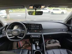 Hyundai Elantra 1.5L CVT GLX Elite - ფოტო 10