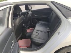 Hyundai Elantra 1.5L CVT GLX Elite - ფოტო 17