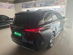 Toyota Sienna 2021 2.5L Hybrid Premium Edition - ფოტო 7