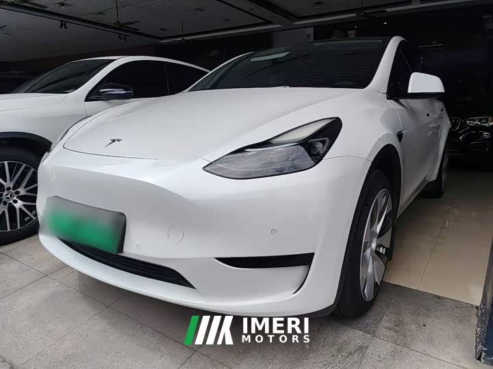 Tesla Model Y Rear-Wheel Drive
