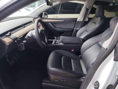 Tesla Model Y Rear-Wheel Drive - ფოტო 15