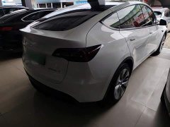 Tesla Model Y Rear-Wheel Drive - ფოტო 7