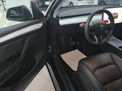 Tesla Model Y Rear-Wheel Drive - ფოტო 16