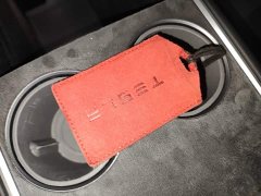 Tesla Model Y Long Range All-Wheel Drive - ფოტო 9
