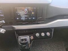 Yufeng Royal Wind V9 2.0T Automatic FWD Multi-functional Short-wheelbase Mid-roof 5/6-seater - ფოტო 13