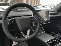 Tesla Model Y Long Range All-Wheel Drive - ფოტო 10