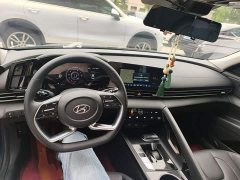 Hyundai Elantra 1.5L CVT Luxury - ფოტო 10