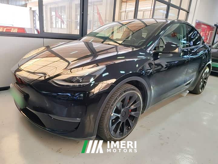 Tesla Model Y Standard Range RWD