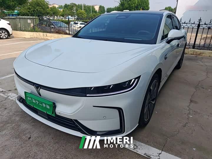 Voyah Lantu Zhaoguang Four-Wheel Drive Long-Range Edition