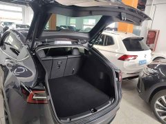 Tesla Model Y Rear-Wheel Drive - ფოტო 19