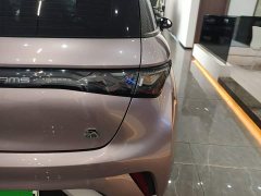 BYD Dolphin 405km Fashion Edition - ფოტო 8