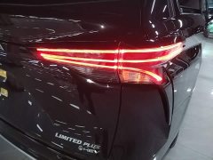 Toyota Sienna 2024 2.5L Hybrid Premium - ფოტო 8