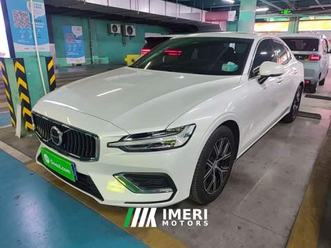 2026 Volvo S60 B4 Smart Luxury Edition