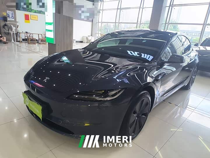 Tesla Model 3 Long Range All-Wheel Drive