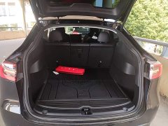 Tesla Model Y Rear-Wheel Drive - ფოტო 19