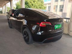 Tesla Model Y Rear-Wheel Drive - ფოტო 5