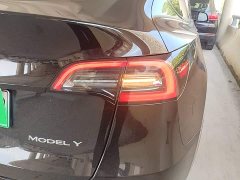 Tesla Model Y Rear-Wheel Drive - ფოტო 8