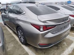 Lexus ES 2020 300h Excellence - ფოტო 5