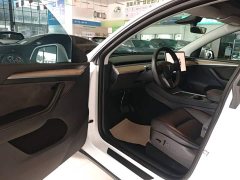 Tesla Model Y Rear-Wheel Drive - ფოტო 16