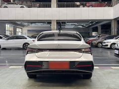 Hyundai Elantra 2023 1.5L CVT Luxury - ფოტო 13