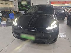 Tesla Model Y Rear-Wheel Drive - ფოტო 3
