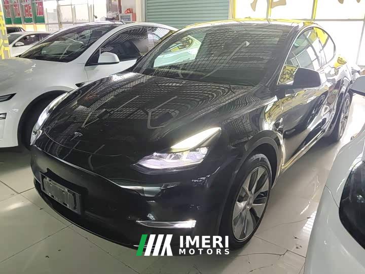 Tesla Model Y Standard Range RWD