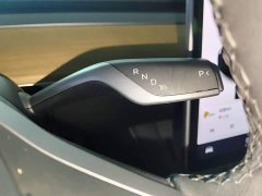 Tesla Model Y Standard Range RWD - ფოტო 14