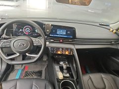 Hyundai Elantra 2022 1.5L CVT Luxury - ფოტო 10
