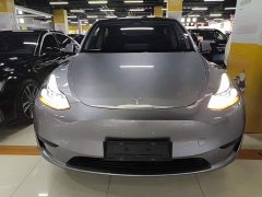 Tesla Model Y Rear-Wheel Drive - ფოტო 3