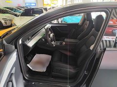 Tesla Model Y Rear-Wheel Drive - ფოტო 16