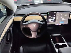Tesla Model Y Standard Range RWD - ფოტო 11