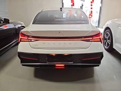 Hyundai Elantra 2023 1.5L CVT Luxury - ფოტო 4