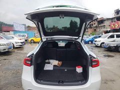 Tesla Model Y Rear-Wheel Drive - ფოტო 19