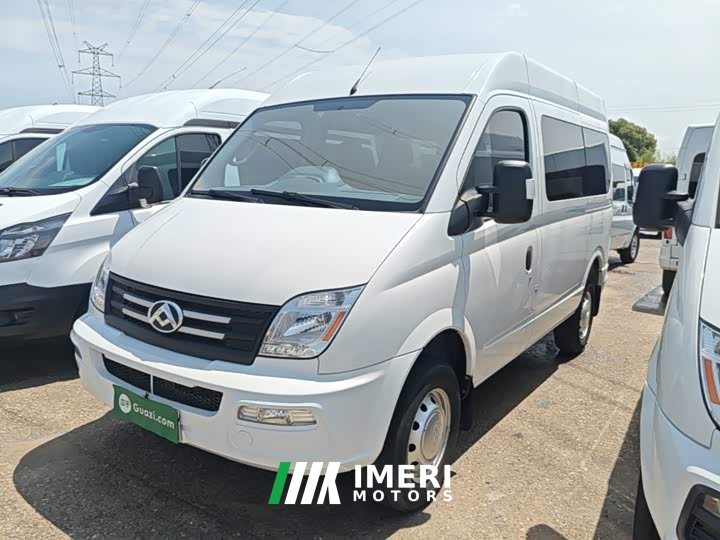 New Journey Xintu V80 2.0T AMT Classic Aoyun Tong Short Wheelbase Mid-roof 5/6 Seater
