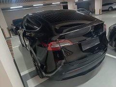 Tesla Model Y Rear-Wheel Drive - ფოტო 5