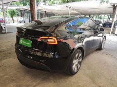 Tesla Model Y Standard Range RWD - ფოტო 7