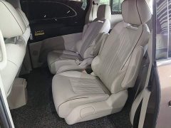 Buick GL8 Land Executive Cabin 652T Luxury - ფოტო 17