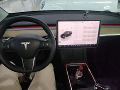 Tesla Model Y Rear-Wheel Drive - ფოტო 10