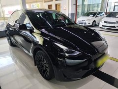 Tesla Model Y Rear-Wheel Drive - ფოტო 4