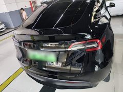 Tesla Model Y Rear-Wheel Drive - ფოტო 6