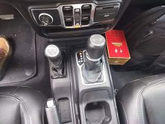 Jeep Wrangler 2022 2.0T High Altitude Bahama Beach Pink Special Edition - ფოტო 14
