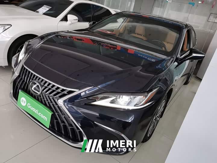 Lexus ES 200 Premium Edition