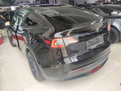 Tesla Model Y Rear-Wheel Drive - ფოტო 5