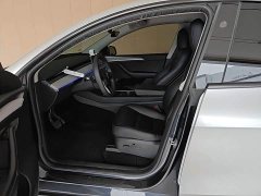 Tesla Model Y Rear-Wheel Drive - ფოტო 15