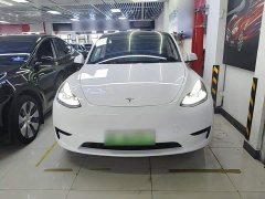 Tesla Model Y Rear-Wheel Drive - ფოტო 3